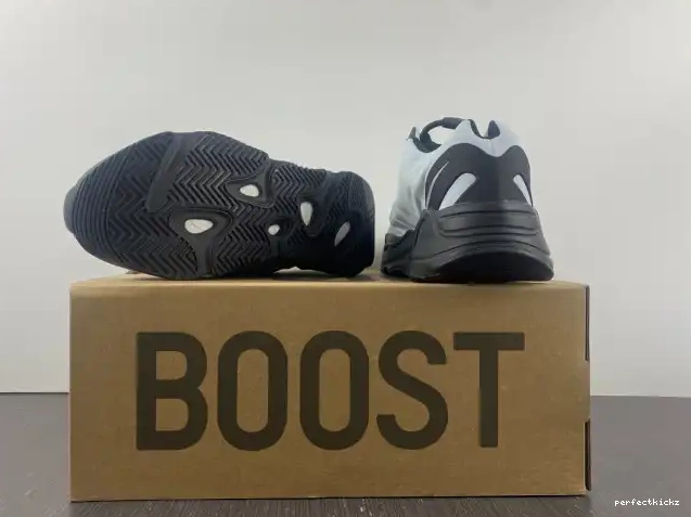 Blue MNVN Tint Boost Yeezy GZ0711 Adidas 700 0609